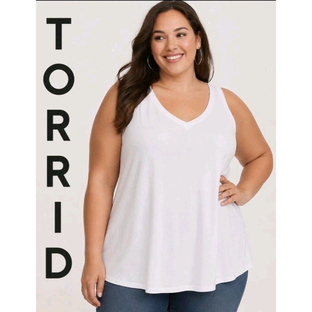 NWT TORRID SUPER SOFT Womens 3 22/24 Minimalist Sleeveless V-Neck White Tank Top